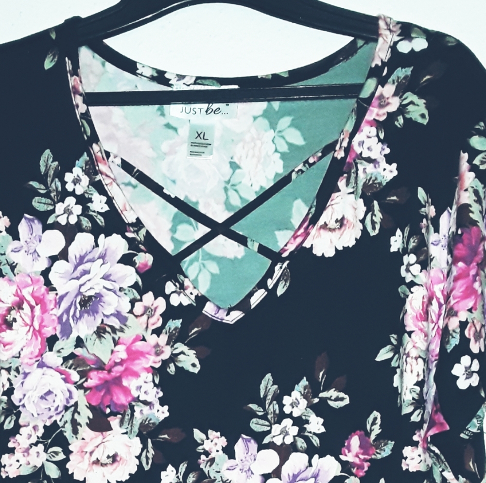Just be....Floral Top - Picture 3 of 4